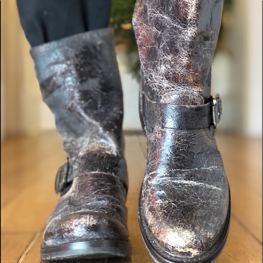 💕Frye Distressed Leather booties 💕 - Picture 2 of 12